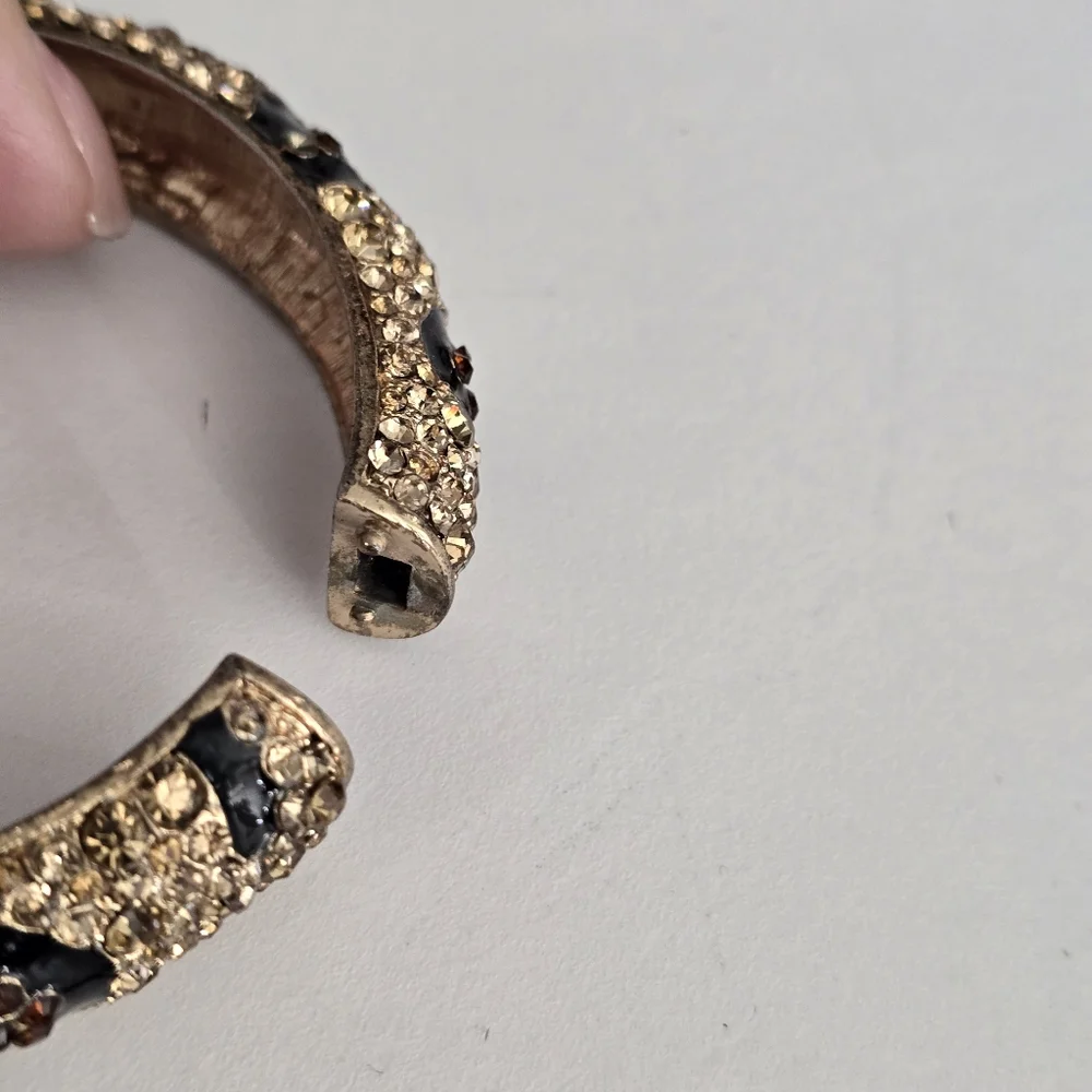 Vintage Rhinestone & Enamel Hinged Bangle Bracelet Gold Tone